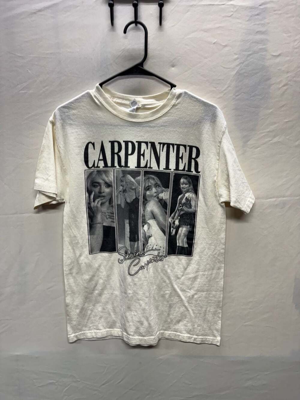 Sabrina Carpenter Vintage Style Collage Graphic T-Shirt Medium M&O Gold